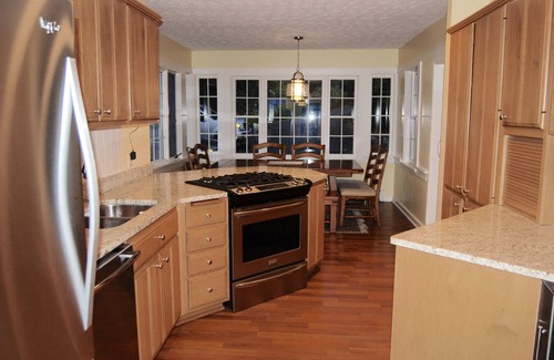 Ashville Casa | 2 Home Lake Front Estate con piscina climatizada frente al lago y jacuzzi