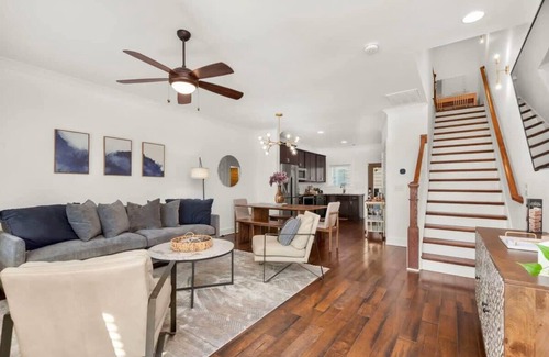 Edgehill Casa | 2 Homes｜Downtown, 24 guests｜5 min to Broadway!