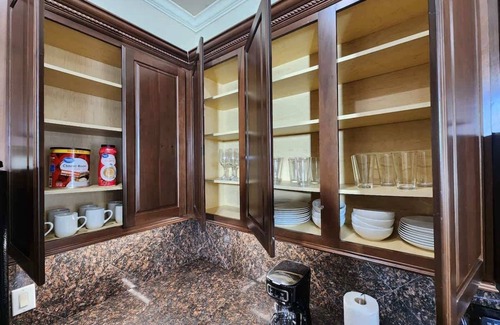 Woodlake - Briar Meadow Casa | 2 Homes Galleria Private Jacuzzi KING BED