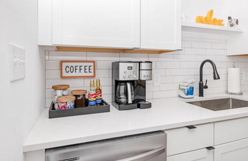 Indianapolis Casa | 2 Homes in 1 2 SPAs Sleeps 16 Near Downtown