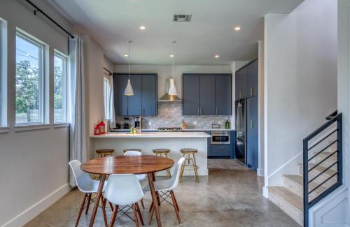 Galindo Casa | 2 Homes in 1 Centrally located near SoCo
