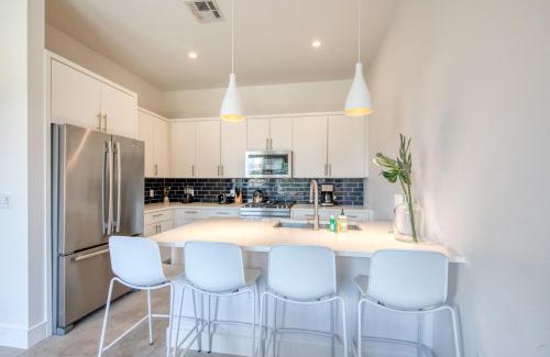 Galindo Casa | 2 Homes in 1 Centrally located near SoCo