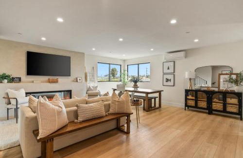 Point Loma Heights Casa | 2 Homes in San Clemente by AvantStay Sleeps 26, Steps from Sunset Cliffs, Ocean Beach & Dining