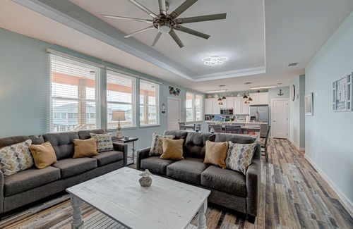 Port Aransas Casa | 2 Homes- Perfect location for large families or groups. Pool, Walk to BEACH