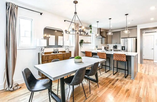 East Nashville Casa | 2 Homes Side by Side, Sleeps 24 People,Game Room,