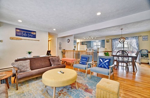 Locust Lake Village Casa | 2 Homes Sleeps 16 Lakefront Dock Game Rooms Family & Dog Friendly