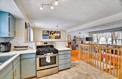Locust Lake Village Casa | 2 Homes Sleeps 16 Lakefront Dock Game Rooms Family & Dog Friendly