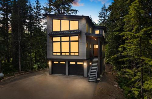 Government Camp Casa | 2 Homes Sleeps 22 Sauna Hot Tub Fire Pit