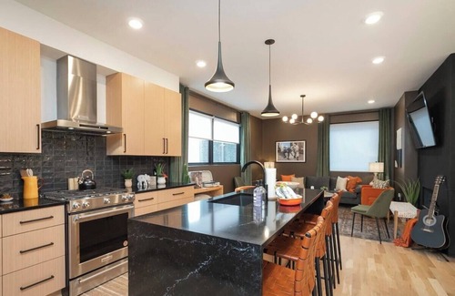Edgehill Casa | 2 Homes w/Rooftops & City Views
