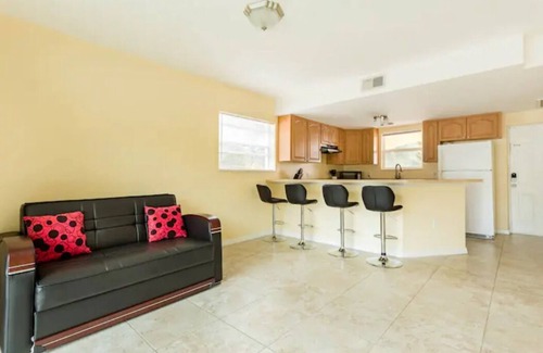 Brandon Casa | 2 houses 5bed 4bath heated pool prime location