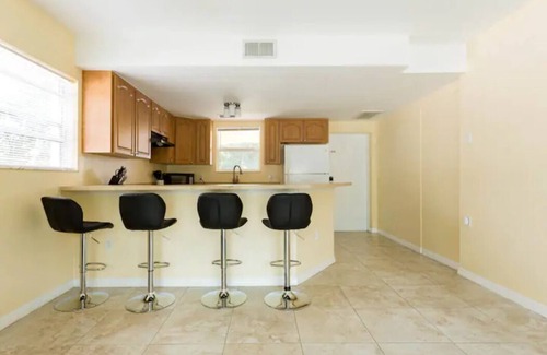Brandon Casa | 2 houses 5bed 4bath heated pool prime location