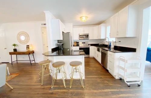 Myrtle Grove Casa | 2 HOUSES!! Dreamy Villa & Tiny House! Large pool!