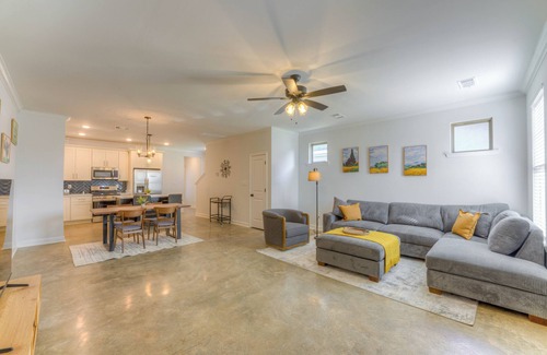 Downtown Memphis Casa | 2-in-1 Home! Entire Duplex for Your Private Stay