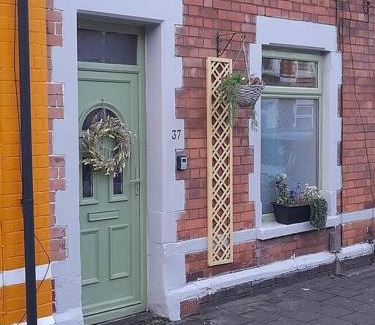 Adamsdown Casa | 2 Just the Splott Sleeps 6 8mins to Stadium