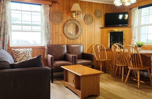 Boularderie Cabina | 2 king BD Full kitchen Large outdoor space | Unit 8 @ The Great Cabot Lodge