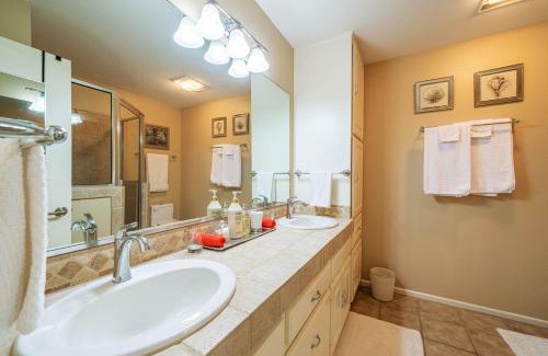 San Marcos Casa | 2 King Bedrooms in Texas Hill Country Relaxing Oasis