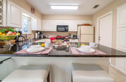 San Marcos Casa | 2 King Bedrooms in Texas Hill Country Relaxing Oasis