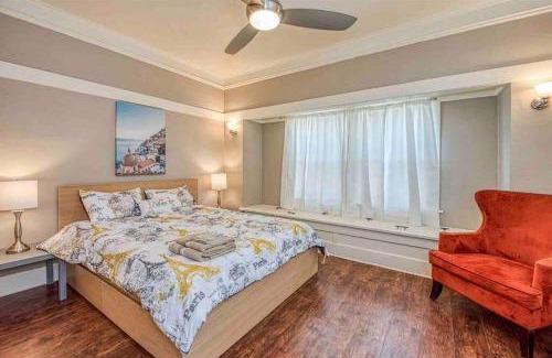 Tower District Apartamento | 2 King Beds! Fantastic Stylish Bungalow home!