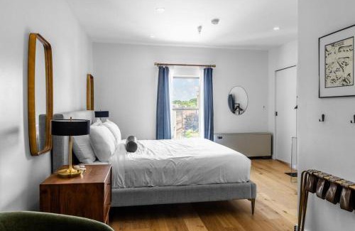 Bangor Apartamento | 2 King Beds, Historic DTWN Hotel, Steps 2 Restaurants Room # 405