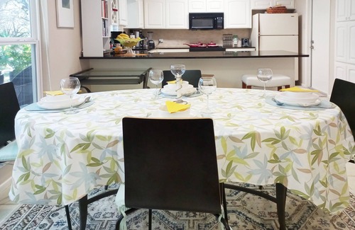 San Marcos Casa | 2 King Beds in Relaxing Oasis in Texas Hill Country - Free Wi-Fi, Parking, Snack