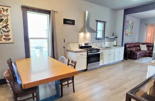 Denver Heights Casa | 2 King beds only 2 miles to DT and Riverwalk Private Home