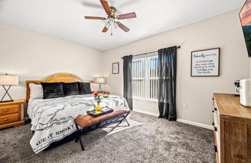 Pigeon Forge Casa | 2 King BRs Balcony Resort Amenities Free Tix