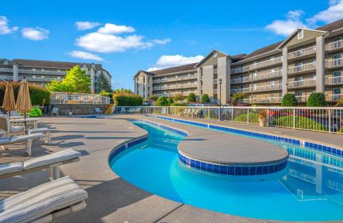 Pigeon Forge Casa | 2 King BRs Balcony Resort Amenities Free Tix