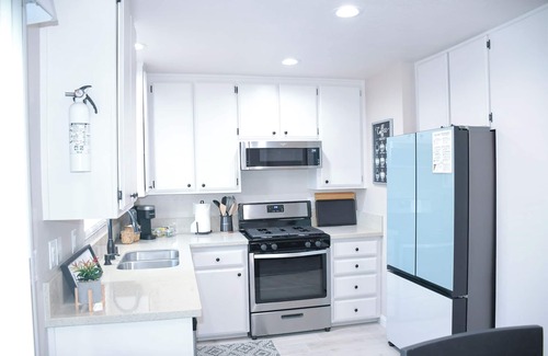 Victorville Casa | 2 King I Desert Oasis I Las Vegas I Free Cleaning
