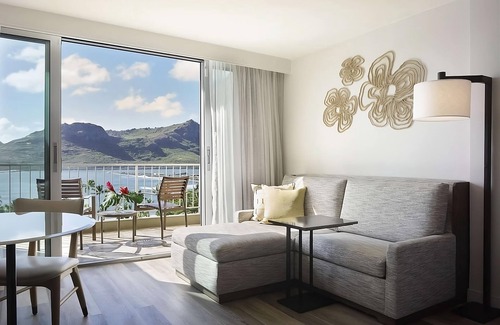 Lihue Hotel | 2 Large Rooms w/ Ocean View! Close to Kauai Backcountry Adventures! Outdoor Pool