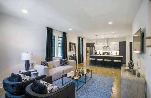 Hillsboro Village Casa | 2 Townhomes | Walk to Belmont!