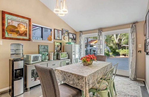 Calabasas Casa | 2 Luxury Malibu Homes Sleeps 30