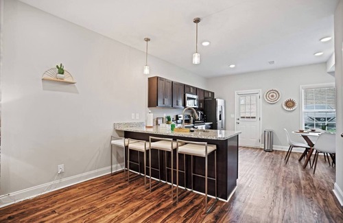 Clarksville Apartamento | 2 Master BRs / Wi-Fi / Selfie Wall / Western / W/D / 40 min from Nashville