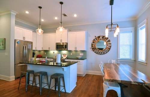 Lakeside at Blue Mountain Beach Casa | 30A Beach House 2 Master Suites Nueva casa personalizada cerca de la playa ¡Comentarios de 5 estrellas!