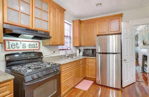 Central Carrollton Association Casa | Glam New Orleans Vacation Rental w/ Deck!