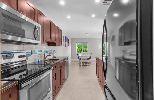 Coral Shores Apartamento | 2 MI to Beach + Heated Pool + Grill
