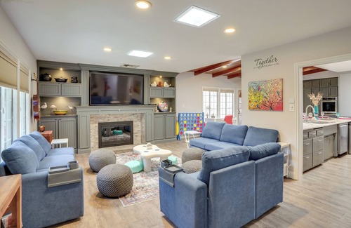 Harbor Casa | 2 Mi to Cal State Long Beach: Bungalow w/ Hot Tub!