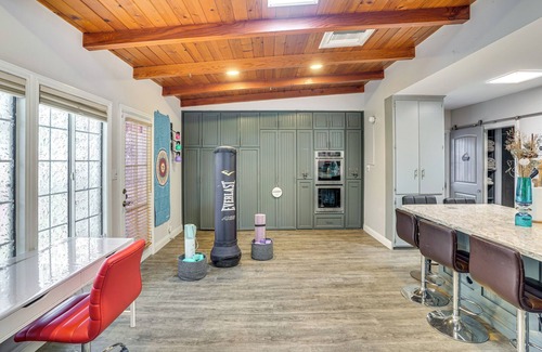 Harbor Casa | 2 Mi to Cal State Long Beach: Bungalow w/ Hot Tub!