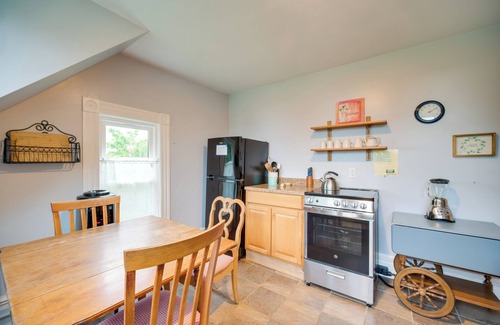 Chardon Casa | 2 Mi to Chardon Square: Spacious Farmhouse