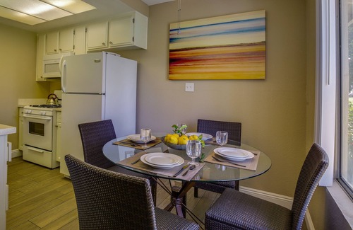 Indio Condominio | 2 Mi to Coachella & Stagecoach: Condo w/ Pool