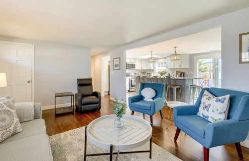 Hyannis Casa | 2 Mi to Craigville Beach: Hyannis Home w/ Deck