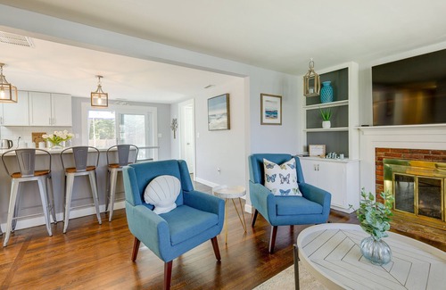 Hyannis Casa | 2 Mi to Craigville Beach: Hyannis Home w/ Deck