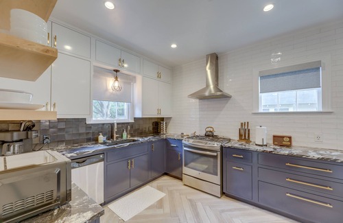 South Congress Casa | 2 Mi to Downtown Austin: Family Home w/ Porch!