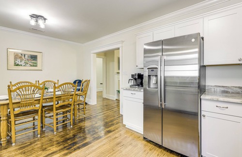 New Bern Casa | 2 Mi to Downtown: Pet-Friendly Home in New Bern!