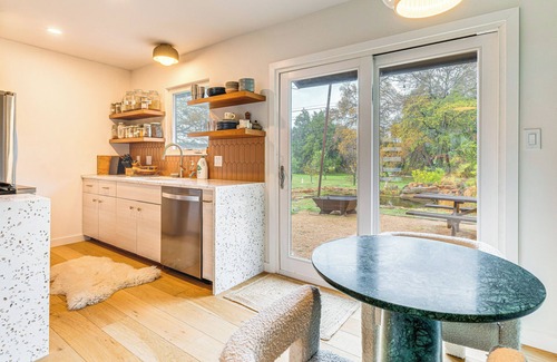 Rosewood Casa | 2 Mi to Dtwn: Austin Getaway w/ Natural Pool