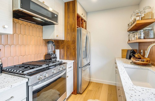 Rosewood Casa | 2 Mi to Dtwn: Austin Getaway w/ Natural Pool