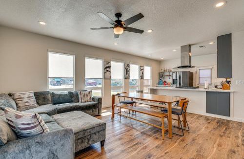 Sacramento Casa | 2 Mi to Dtwn Home with Private Pool in Sacramento