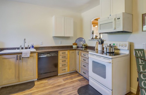 Prescott Casa | 2 Mi to Dtwn: Prescott Gem w/ Patio & Views!