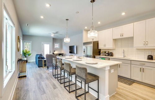 Durham Casa | 2 Mi to Duke University: Townhome in Durham!