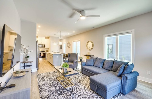 Durham Casa | 2 Mi to Duke University: Townhome in Durham!