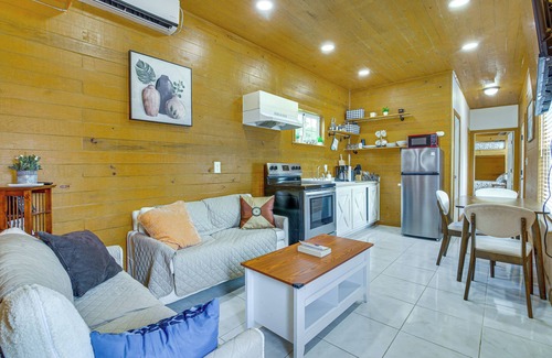 Brownsville Cabaña | 2 Mi to Family Attractions: Brownsville Cottage!